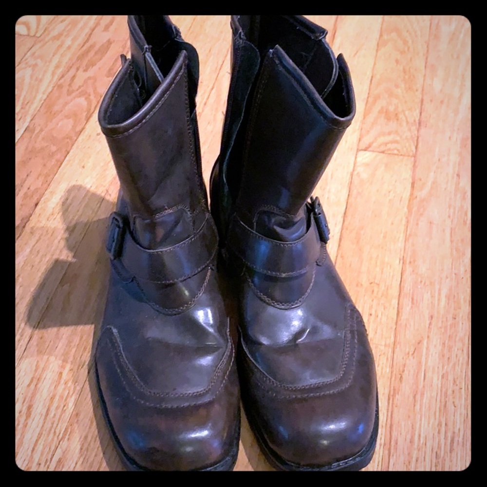 Guess men’s boots!